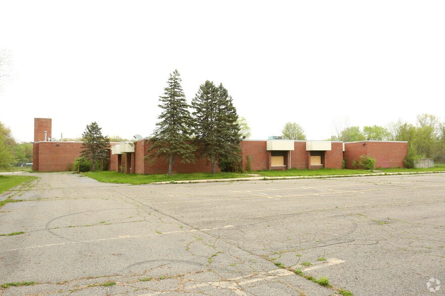 More Photos Of 39000 Superior St, Romulus Schools For Sale