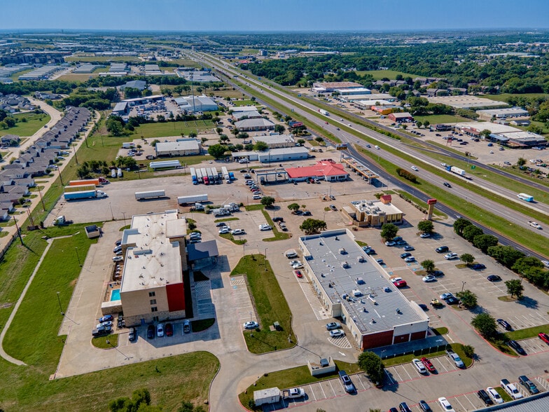 More Photos Of 108 E Us Highway 80, Forney Freestanding For Lease