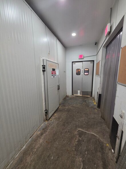 More Photos Of 51 Van Brunt St, Brooklyn Warehouse For Lease