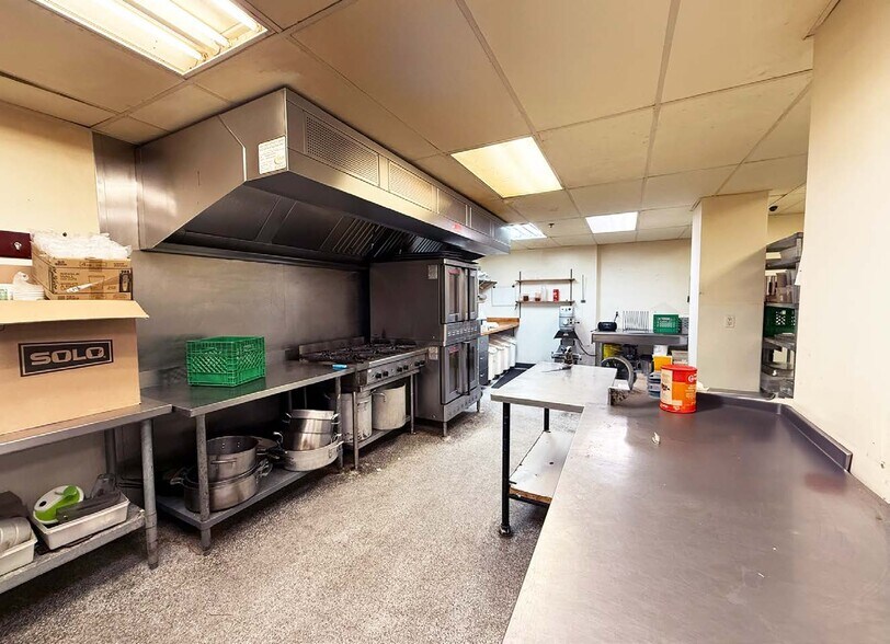 More Photos Of 2053 Gottingen St, Halifax Storefront For Sale