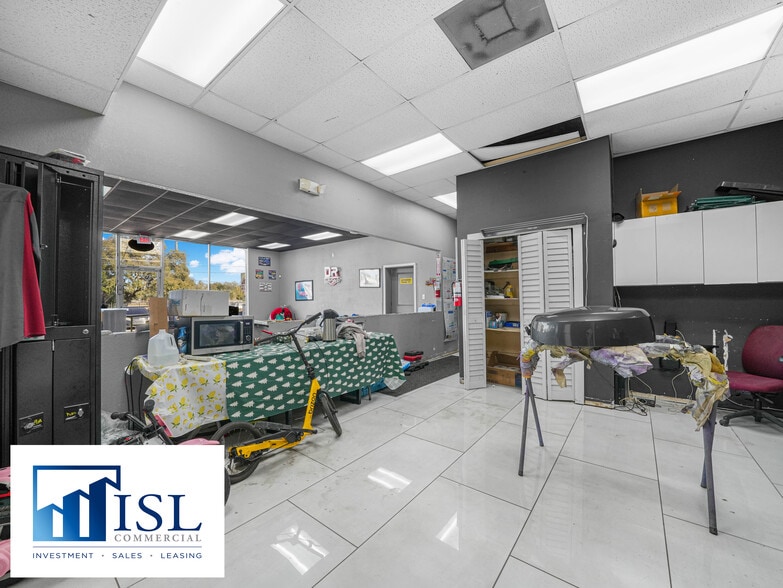 More Photos Of 140 W Carroll St, Kissimmee Auto Dealership For Lease