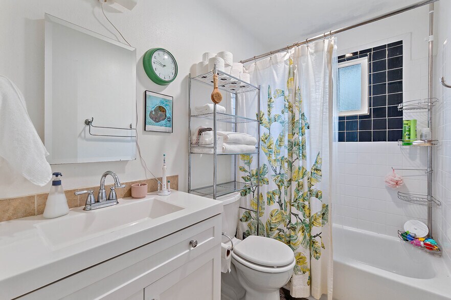 More Photos Of 806 SE Nehalem St, Portland Apartments For Sale