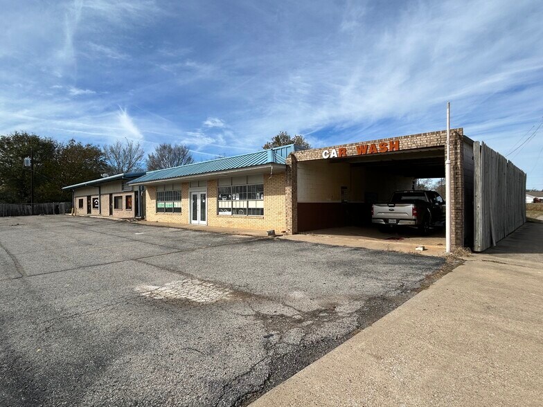 More Photos Of 6421 State Highway 31 E, Murchison Storefront For Sale