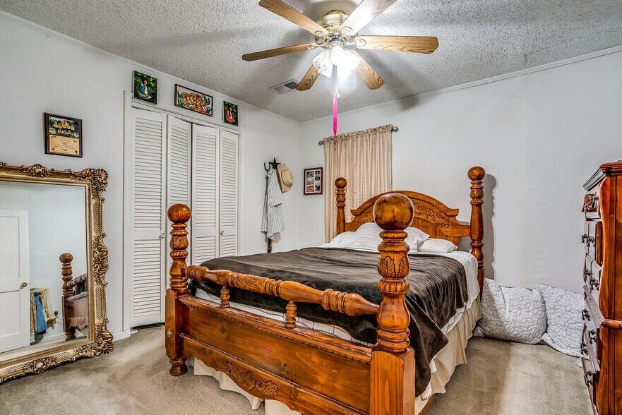 More Photos Of 14330 S Highway 281, Santo Trailer Camper Park For Sale