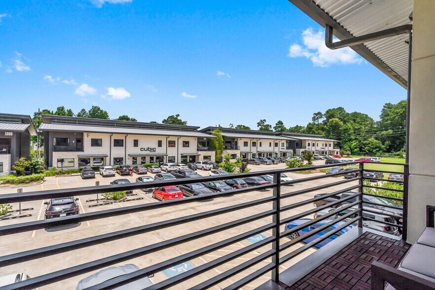 More Photos Of 1330 Rayford Park Rd, Spring Loft Creative Space For Lease