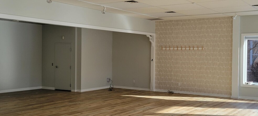 More Photos Of 483 Depot St, Manchester Center Storefront For Lease