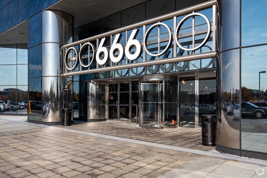 More Photos Of 666 Old Country Rd, Garden City Office For Lease