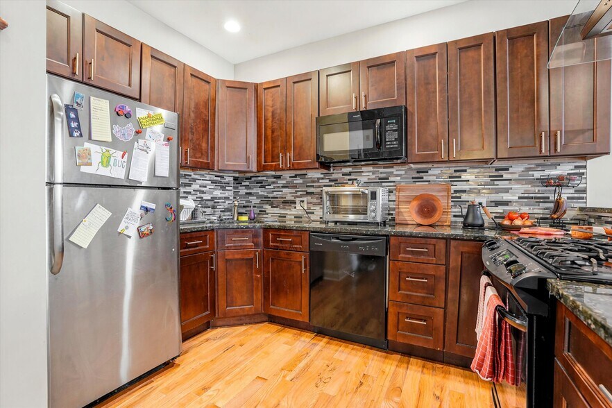 More Photos Of 1400-1414 S Darien St, Philadelphia Auto Repair For Sale
