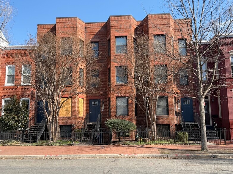 Primary Photo Of 245-249 8th St NE, Washington Apartments For Sale