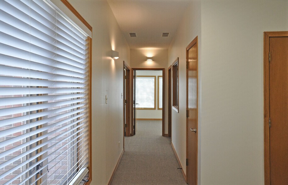 More Photos Of Shunga Creek Office, Topeka Office For Sale