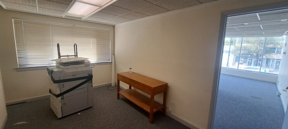 More Photos Of 6957 W North Ave, Oak Park Office For Sale