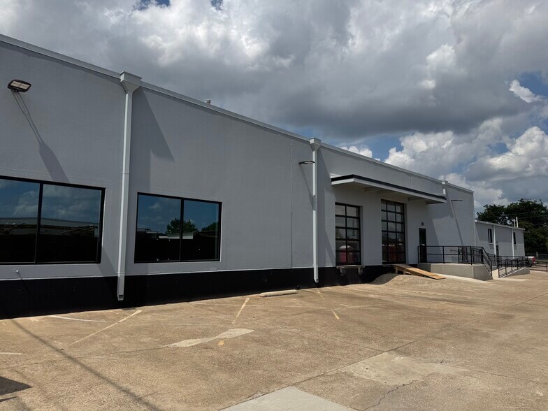 Primary Photo Of 4746 Memphis St, Dallas Light Distribution For Lease