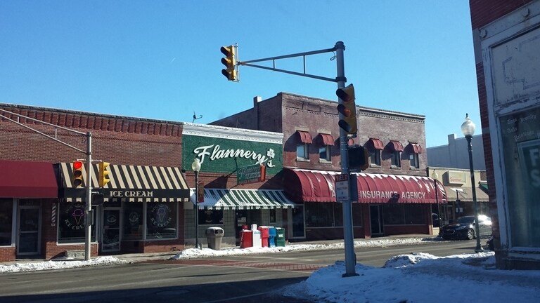 More Photos Of 125 S Calumet Rd, Chesterton Storefront For Sale