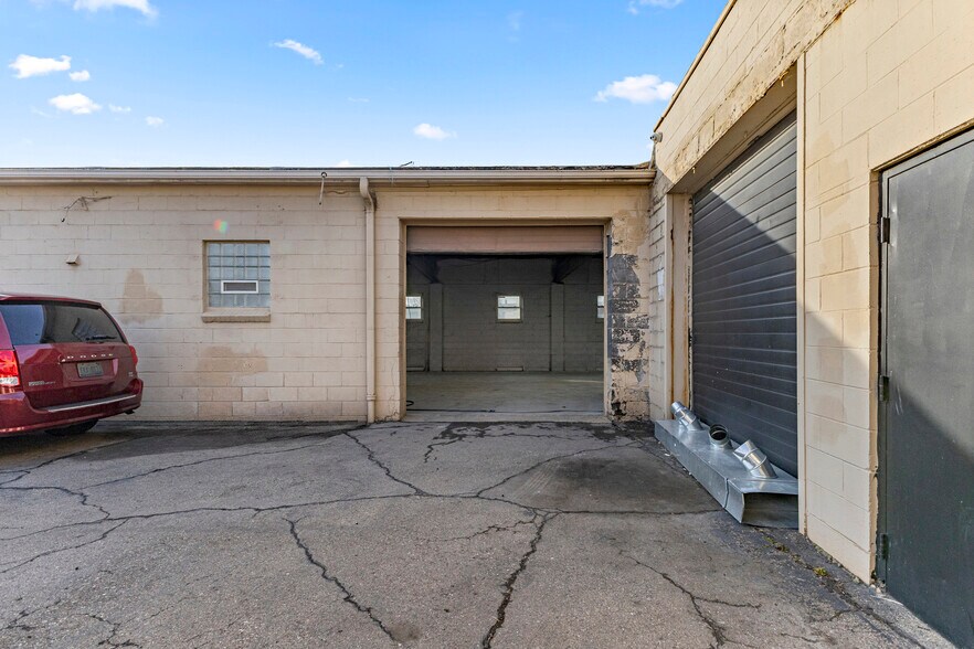 More Photos Of 5420 Oakman Blvd, Dearborn Warehouse For Sale