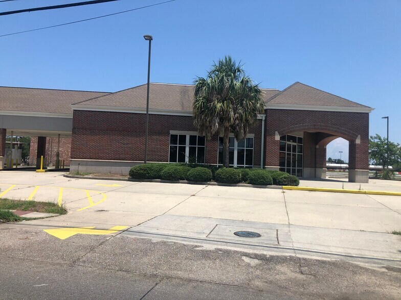 More Photos Of 810 W Esplanade Ave, Kenner Freestanding For Lease