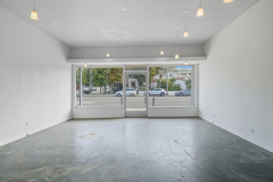 More Photos Of 901-909 S Pacific Coast Hwy, Redondo Beach Storefront For Sale