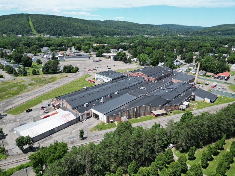More Photos Of 11 Beckwith Ave, Binghamton Manufacturing For Lease