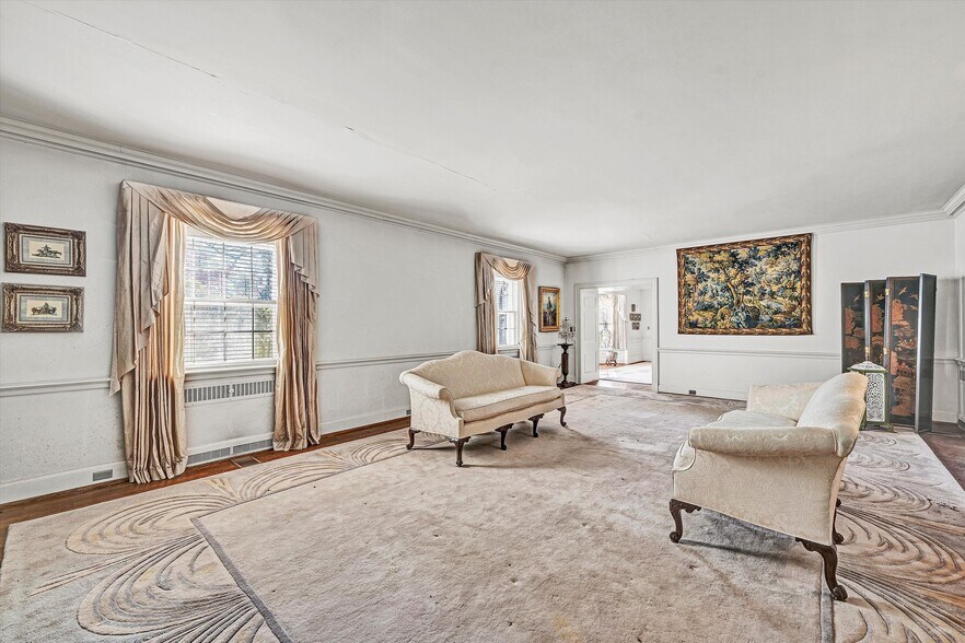 More Photos Of 934 Commander Dr, Roanoke Specialty For Sale