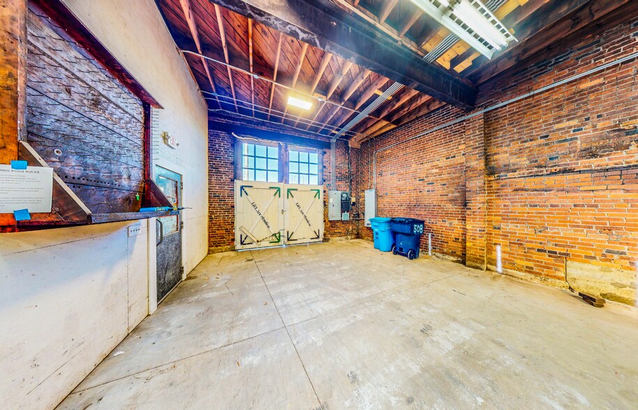 More Photos Of 508 Rorer Ave SW, Roanoke Auto Repair For Lease