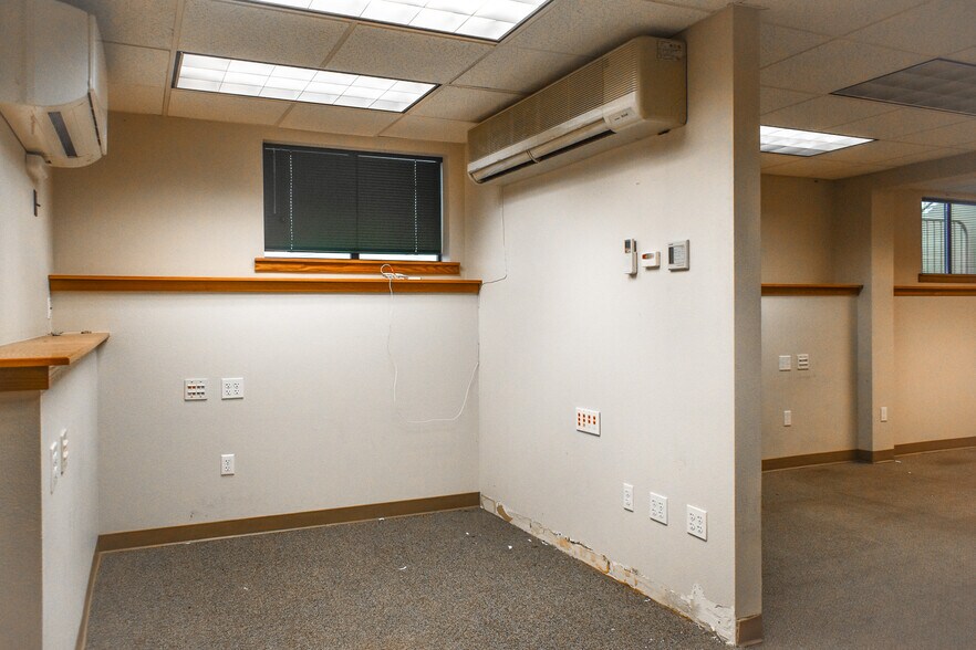 More Photos Of 1110 N Center Pky, Kennewick Office For Lease