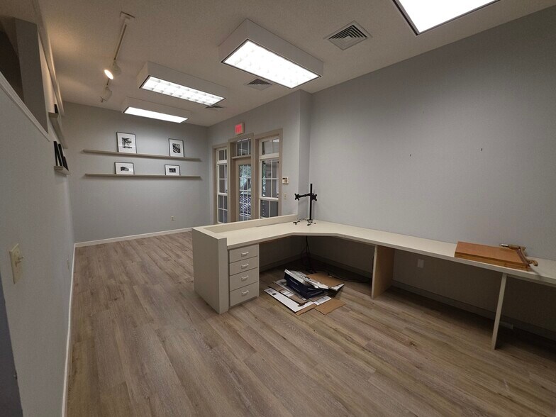 More Photos Of 14 Westbury Park, Bluffton Office For Sale