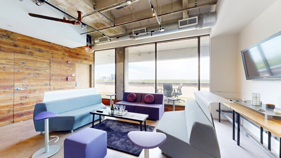More Photos Of 550 Pharr Rd NE, Atlanta Office For Sale