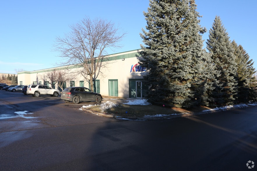 More Photos Of 990 Lone Oak Rd, Eagan Warehouse For Lease