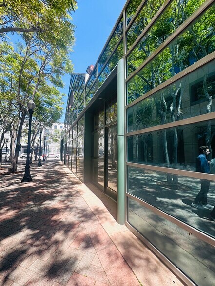 More Photos Of 131-195 W Center Street Promenade, Anaheim Unknown For Lease