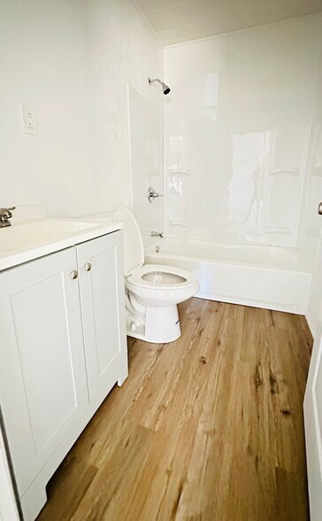 More Photos Of 1025 W Socrum Loop Rd, Lakeland Manufactured Housing Mobile Home Park For Sale