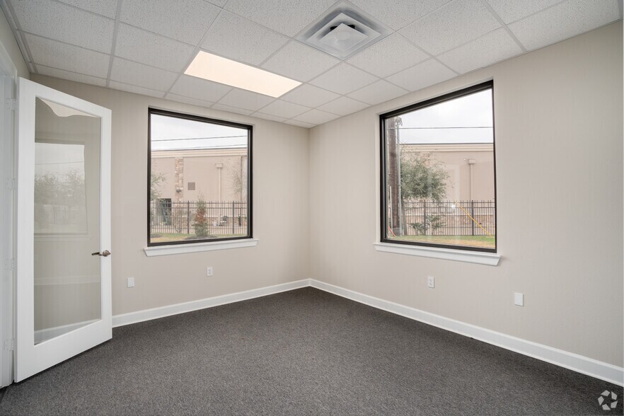 More Photos Of 6110 Sienna Ranch Rd, Missouri City Medical For Lease