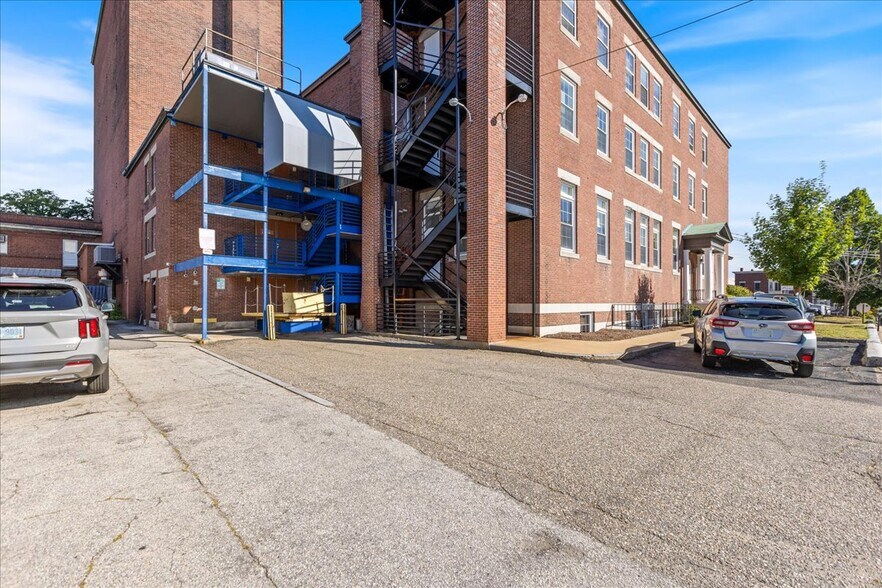 More Photos Of 46 S Main St, Concord Office For Sale