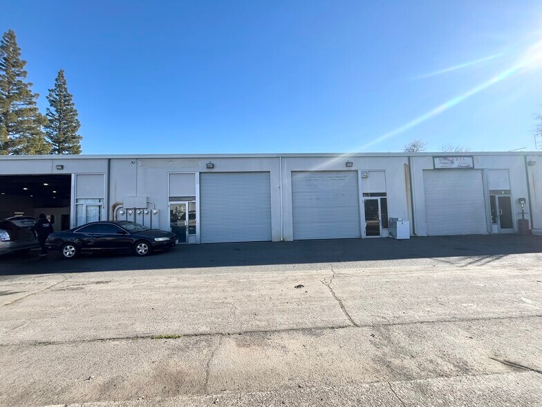 More Photos Of 209 Kenroy Ln, Roseville Warehouse For Sale