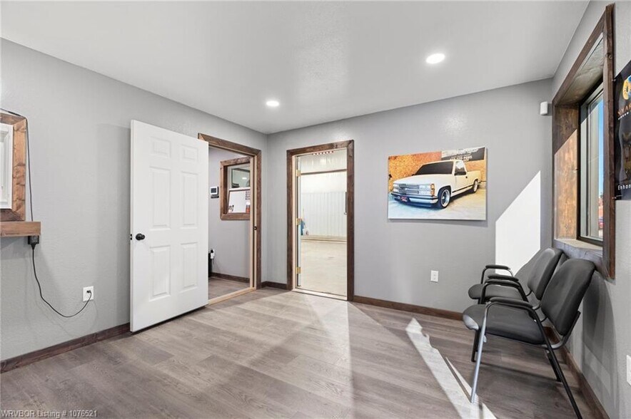 More Photos Of 209 S Broadway St, Stigler Flex For Sale