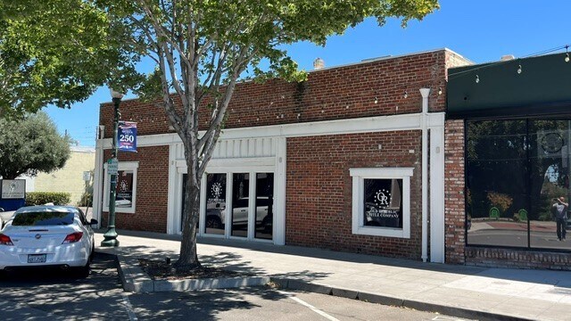 Primary Photo Of 150 W 10th St, Tracy Office For Lease