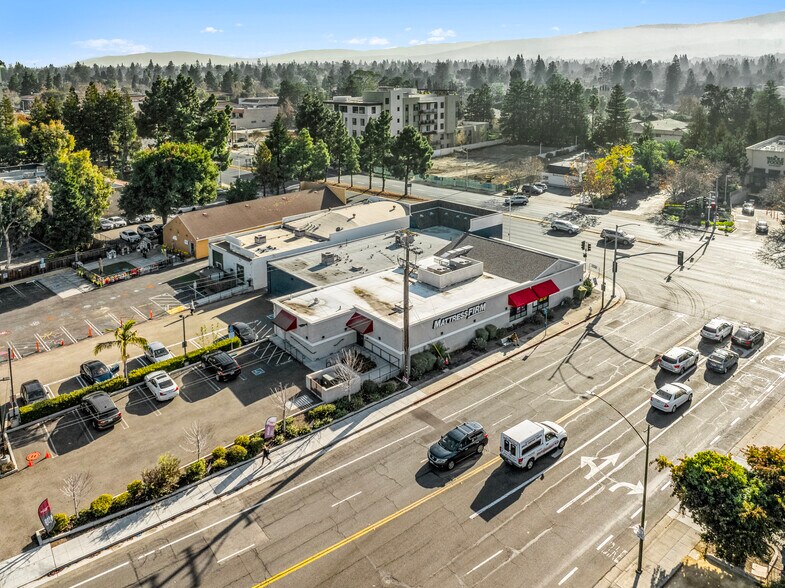 More Photos Of 2490-2496 W El Camino Real, Mountain View Freestanding For Sale