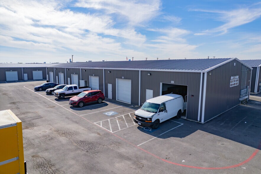 More Photos Of 2203 Cascade Pky, San Antonio Unknown For Lease