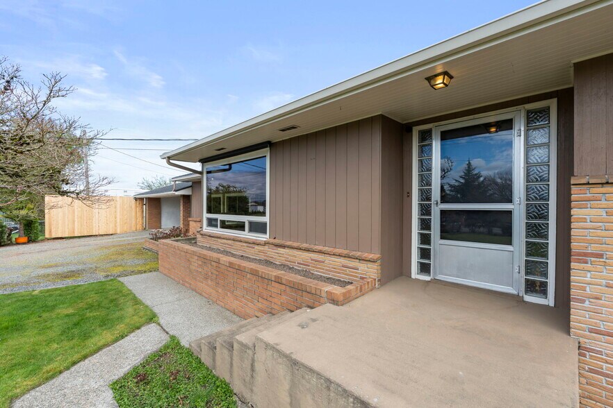 More Photos Of 1553 Bishop Rd, Chehalis Flex For Sale