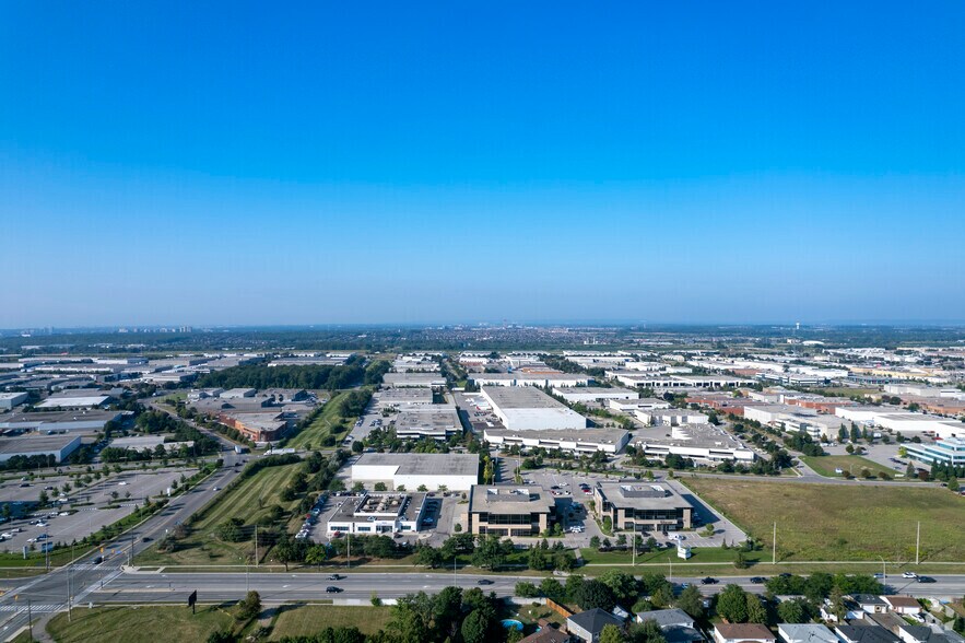 More Photos Of 2295 Bristol Cir, Oakville Office For Lease