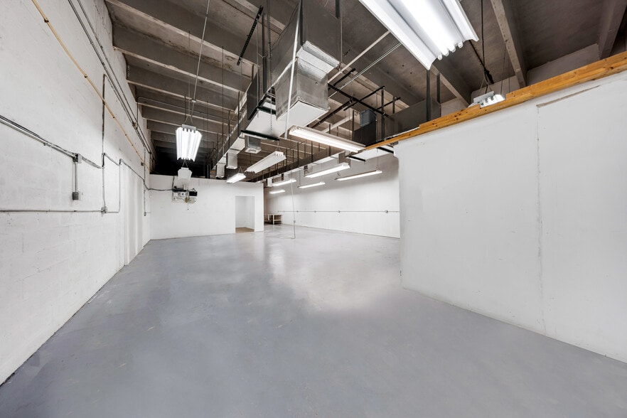 More Photos Of 2693 W 76th St, Hialeah Warehouse For Sale