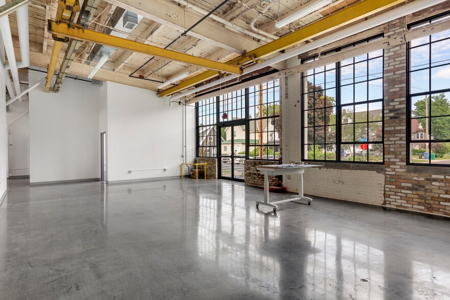 More Photos Of 1618-1620 Central Ave NE, Minneapolis Warehouse For Lease