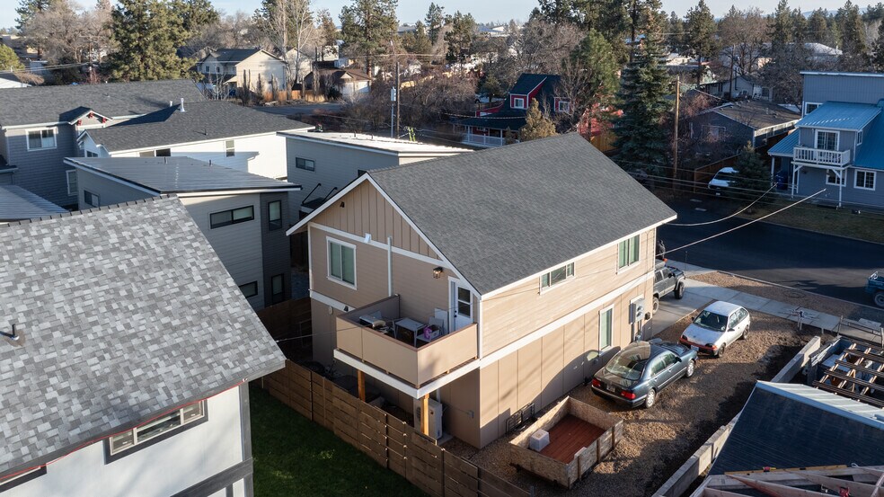 More Photos Of 428 NE Burnside Ave, Bend Apartments For Sale