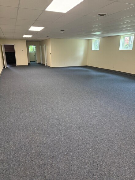 More Photos Of 6607 York Rd, Baltimore Unknown For Lease