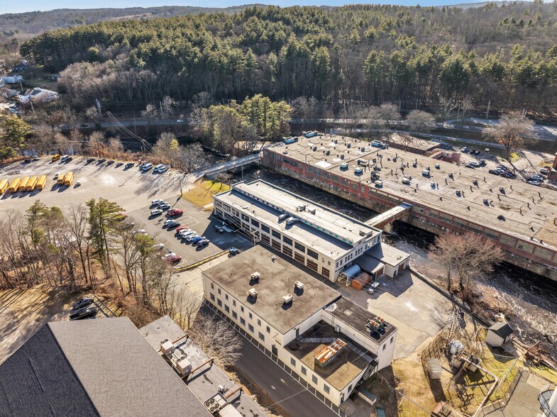 More Photos Of 80 Optical Dr, Southbridge Flex For Lease