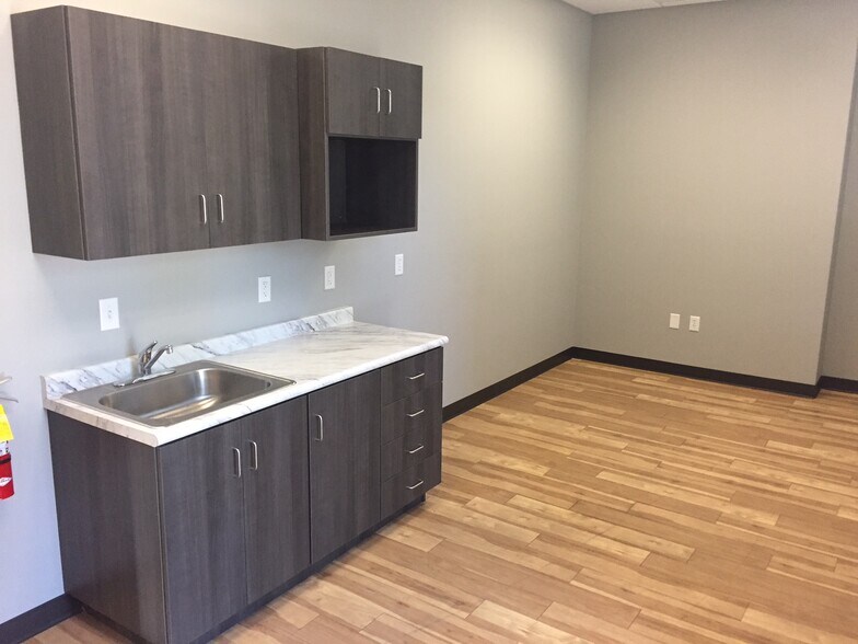 More Photos Of 7395 S Pecos Rd, Las Vegas Medical For Lease