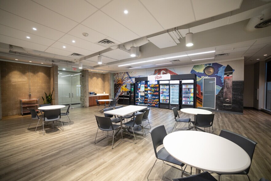 More Photos Of 11511 Luna Rd, Dallas Office For Lease