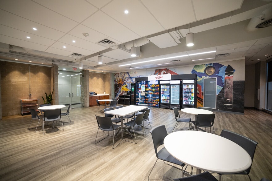 More Photos Of 11511 Luna Rd, Dallas Office For Lease