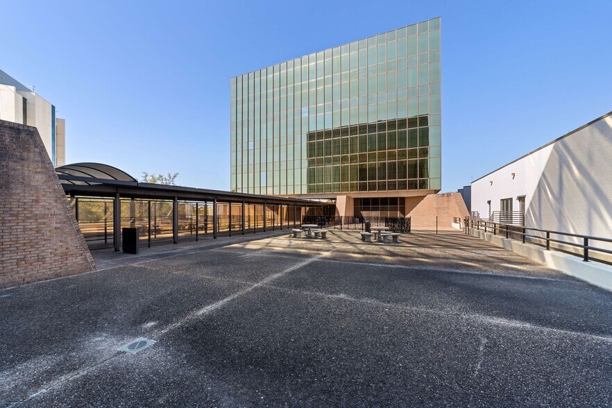 More Photos Of 8042 Wurzbach Rd, San Antonio Medical For Sale