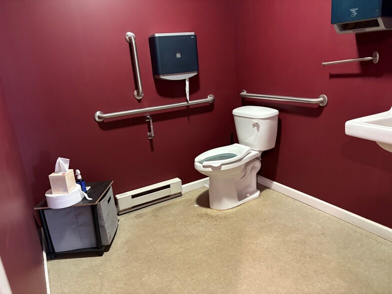 More Photos Of 858 Gravel Pike, Palm Industrial For Sale