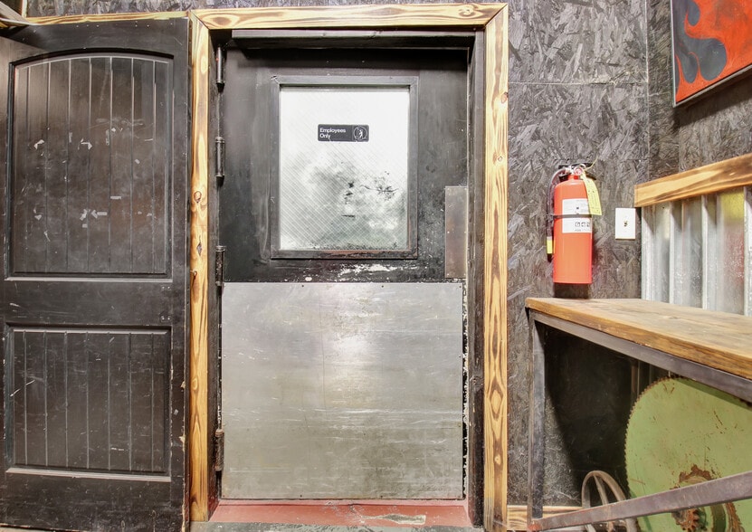 More Photos Of 7716 N Main St, Jonesboro Freestanding For Sale