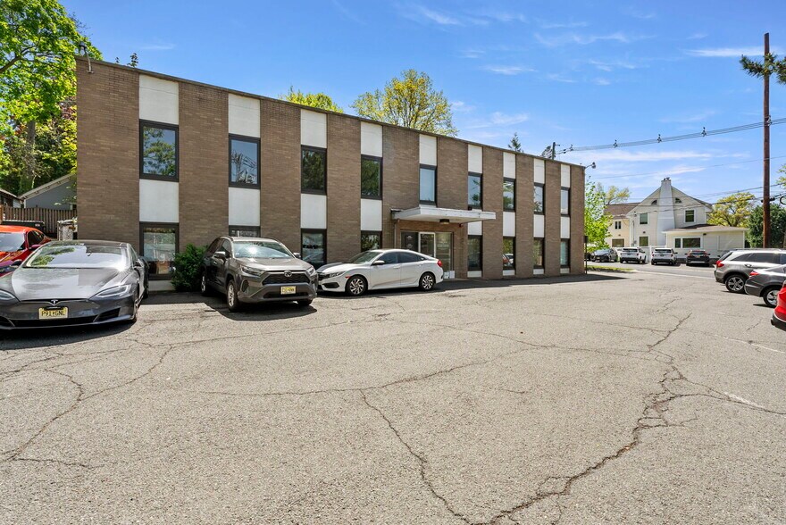 More Photos Of 245 Engle St, Englewood Coworking Space